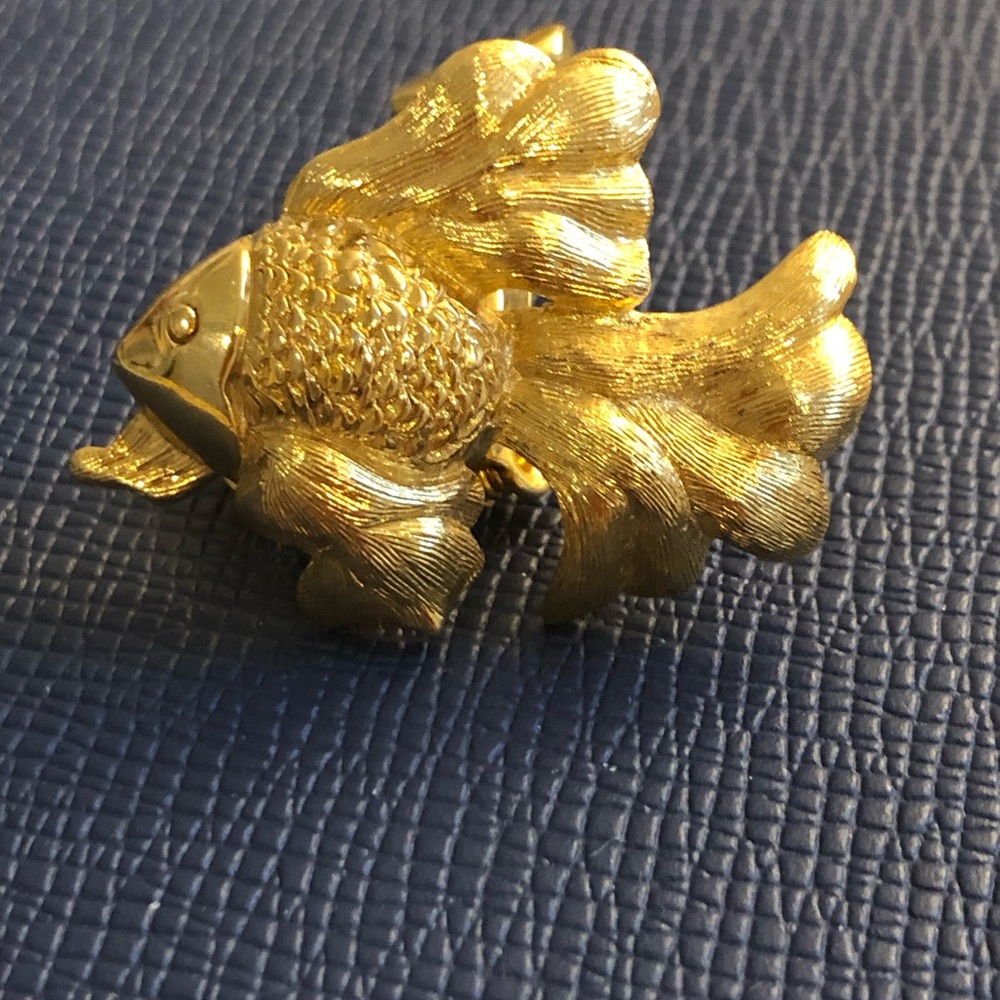 Napier vintage fish brooch